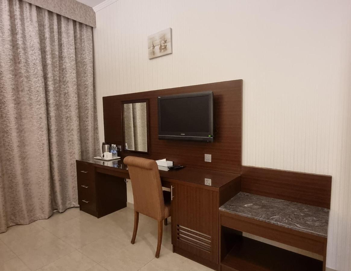 Vista City Hotel Dubai Exterior photo