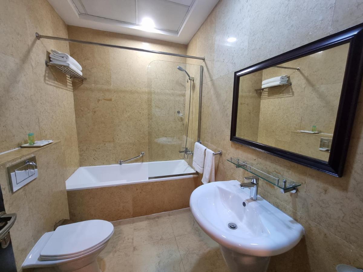 Vista City Hotel Dubai Exterior photo