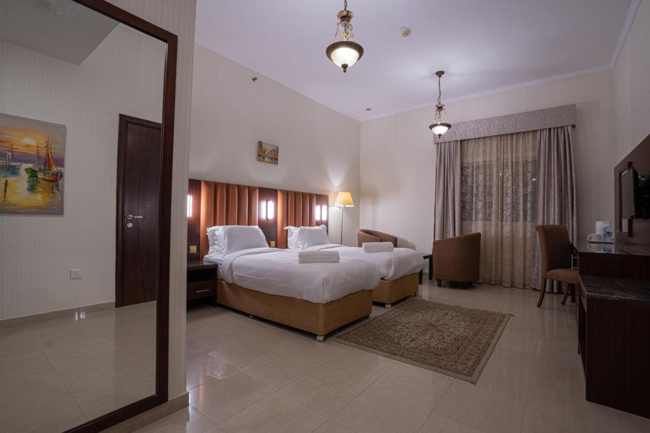 Vista City Hotel Dubai Exterior photo