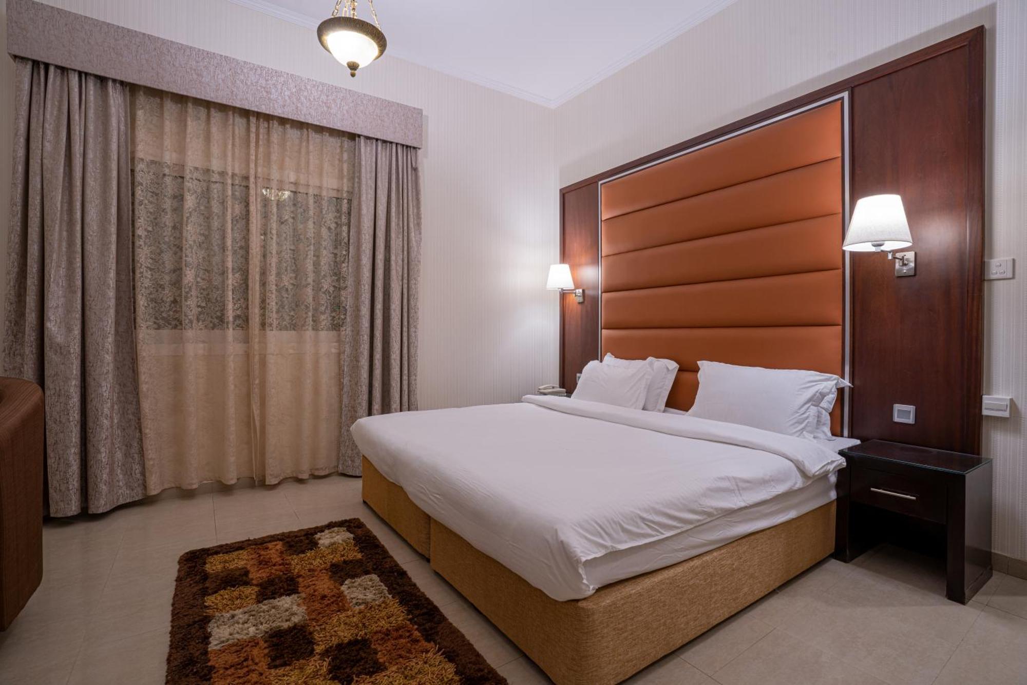 Vista City Hotel Dubai Exterior photo
